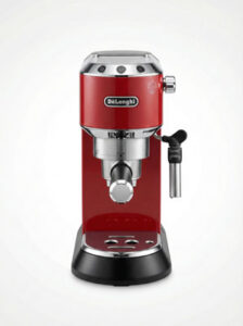 Studiobeeld van de espressomachine tegen een lichte achtergrond
